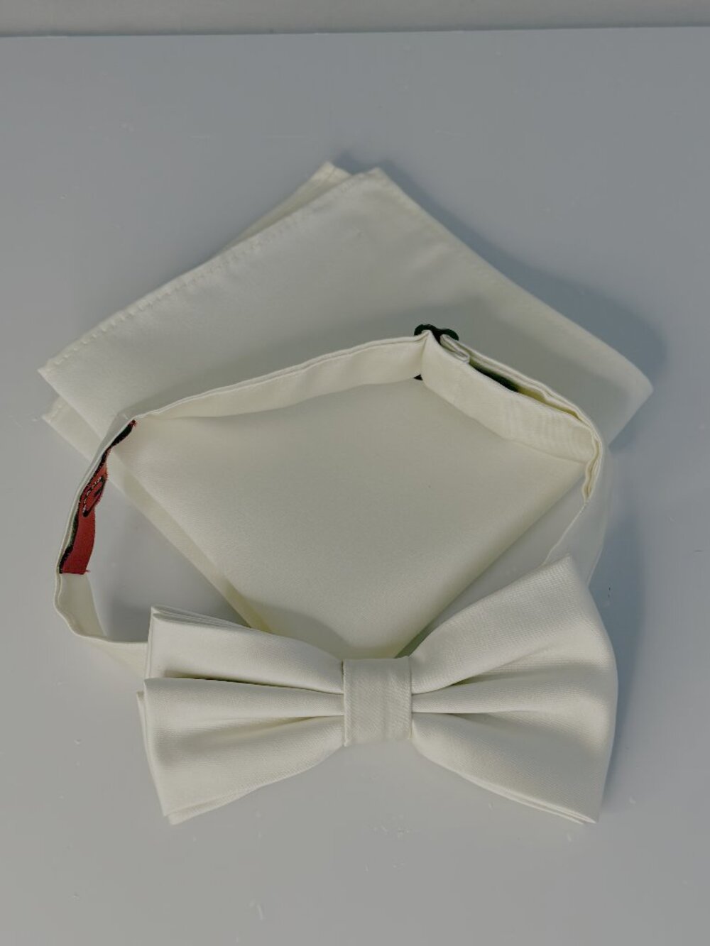 Brand Q Adjustable Bow Tie Set - Off White / Ivory tie and pocket square